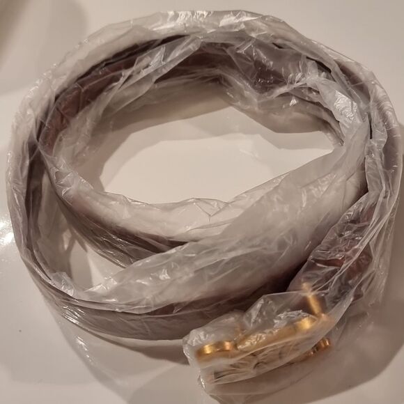 New ANTHRO Leather Belt With Gold Tone Hardware - Picture 11 of 13